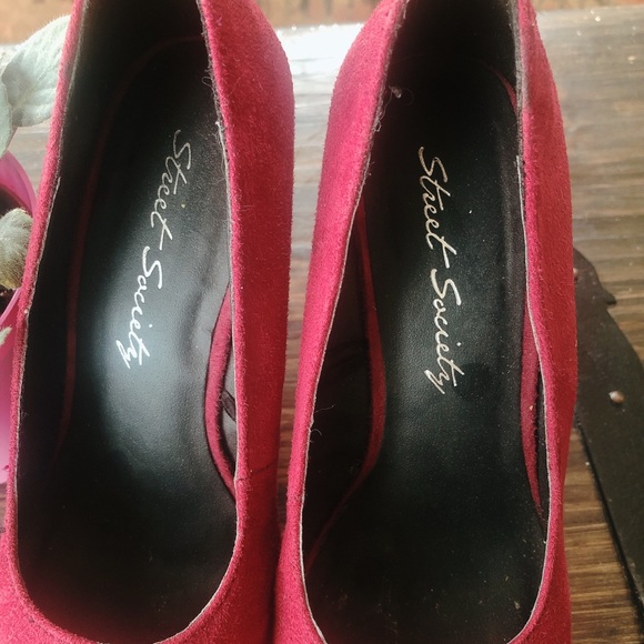 RED Velvet Snake Skin Pattern Wedges Heels 🐍❣️ - Picture 4 of 10